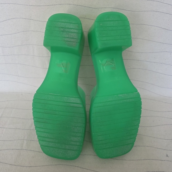 Steve Madden Womens Harlin Green Chunky Block Heel Y2K Jelly Sandals Shoes Sz 7 - Picture 11 of 12